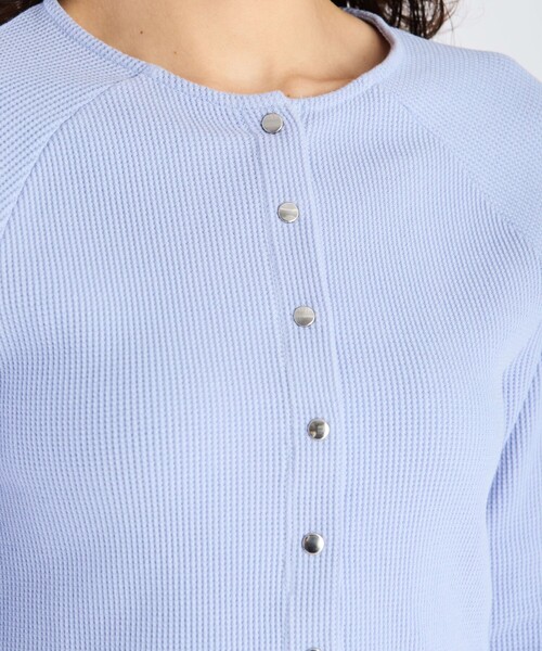 To b. by agnes b.(トゥービーバイアニエスベー)の「【Outlet】ワッフル コンパクト ロングスリーブ カーディガン(カーディガン/ボレロ・レディース・ブルー系その他・40/38)」の4枚目の写真