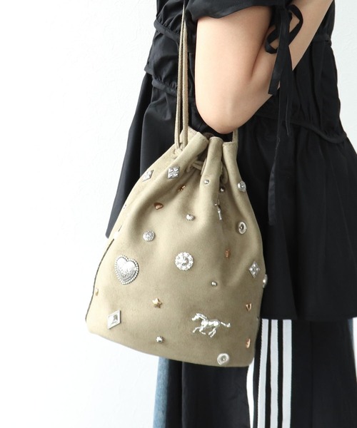 Three Four Time（ｽﾘｰﾌｫｰﾀｲﾑ）の「スエードスタッズドロストBAG（トートバッグ・レディース・キャメル/ブラック/カーキ・FREE）」の3枚目の写真