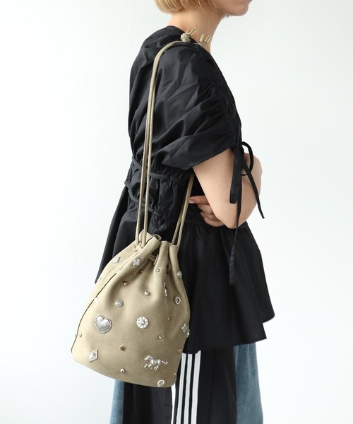 Three Four Time（ｽﾘｰﾌｫｰﾀｲﾑ）の「スエードスタッズドロストBAG（トートバッグ・レディース・キャメル/ブラック/カーキ・FREE）」の15枚目の写真