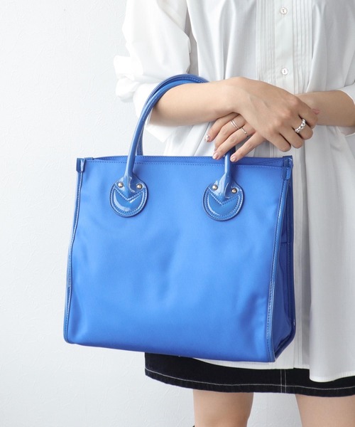 Three Four Time（ｽﾘｰﾌｫｰﾀｲﾑ）の「撥水加工スクエアトート（トートバッグ・レディース・レッド/ブラック/ブルー・FREE）」の3枚目の写真