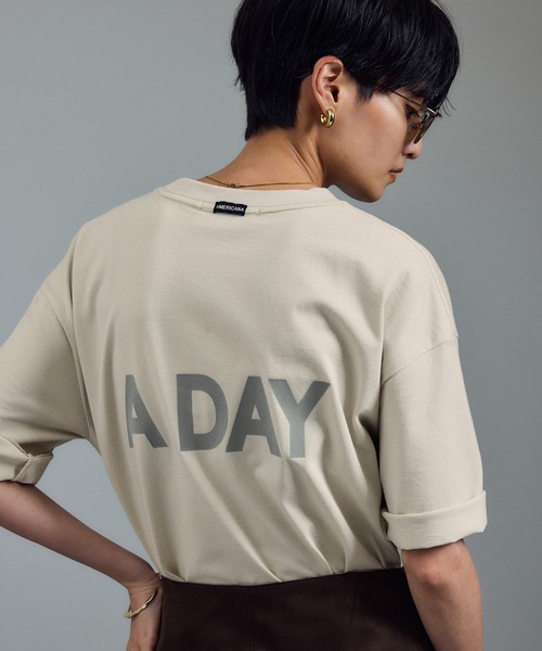 AMERICANA(アメリカーナ)の「【Americana(アメリカーナ) for SALON】別注ロゴTシャツ(Tシャツ/カットソー・レディース・オフホワイト/ブラウン系その他/ベージュ系その他2・FREE)」の11枚目の写真