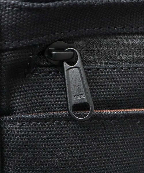 Fender(フェンダー)の「ベビーキャンバス フラップトップ ニュースペーパーバッグ ショルダーバッグ モノグラムストラップ A5対応(ショルダーバッグ・メンズ・ブラック系その他/ブラック・FREE)」の22枚目の写真