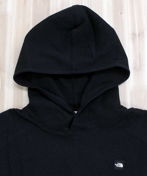 THE NORTH FACE（ザノースフェイス）の「ワッフルフードプルオーバー ワンポイント パーカー WAFFLE HOOD PULLOVER White Label Korea Line（パーカー・メンズ・ホワイト/ブラック・S/XL/L/M）」の3枚目の写真