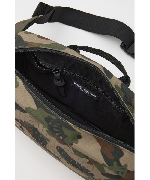 RODEO CROWNS WIDE BOWL（ロデオクラウンズワイドボウル）の「ロゴボディーバッグ（ボディバッグ/ウエストポーチ・メンズ・ブラック/カモフラージュ・FREE）」の22枚目の写真