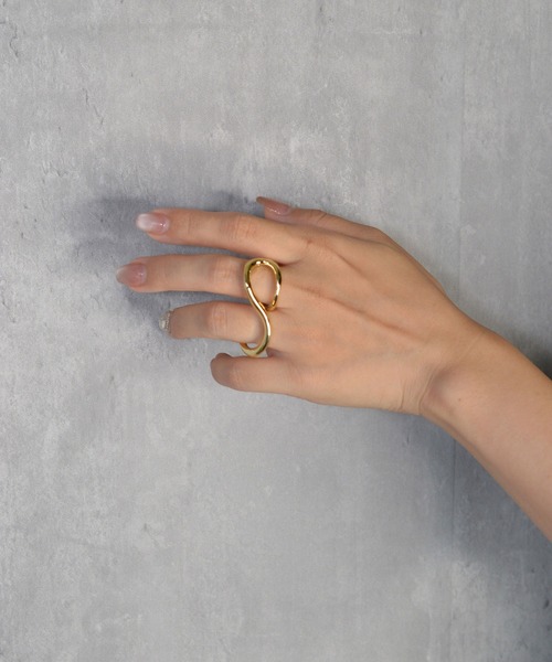 BROTHERHOOD(ブラザーフッド)の「【earyear】Waveform Double Finger Ring(リング・レディース・ゴールド/シルバー・FREE)」の2枚目の写真