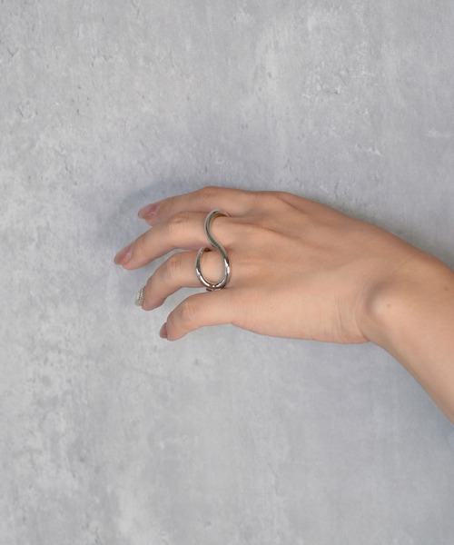 BROTHERHOOD(ブラザーフッド)の「【earyear】Waveform Double Finger Ring(リング・レディース・ゴールド/シルバー・FREE)」の10枚目の写真