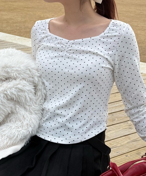Nia(ニア)の「Nia(ニア)/ドット柄 長袖ガーリーカットソー(Tシャツ/カットソー・レディース・ホワイト/グレー・SMALL/MEDIUM)」の8枚目の写真
