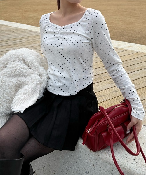 Nia(ニア)の「Nia(ニア)/ドット柄 長袖ガーリーカットソー(Tシャツ/カットソー・レディース・ホワイト/グレー・SMALL/MEDIUM)」の7枚目の写真