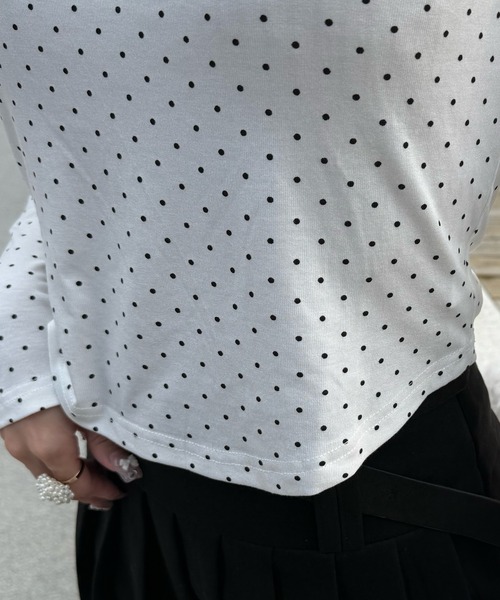 Nia(ニア)の「Nia(ニア)/ドット柄 長袖ガーリーカットソー(Tシャツ/カットソー・レディース・ホワイト/グレー・SMALL/MEDIUM)」の5枚目の写真