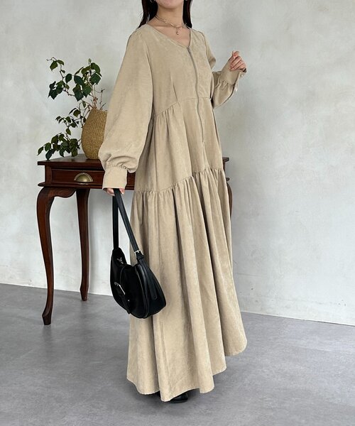 Thevon(ゼボン)の「フロントジップティアードワンピース(ワンピース・レディース・チャコールグレー/ベージュ/ブラック・FREE)」の17枚目の写真