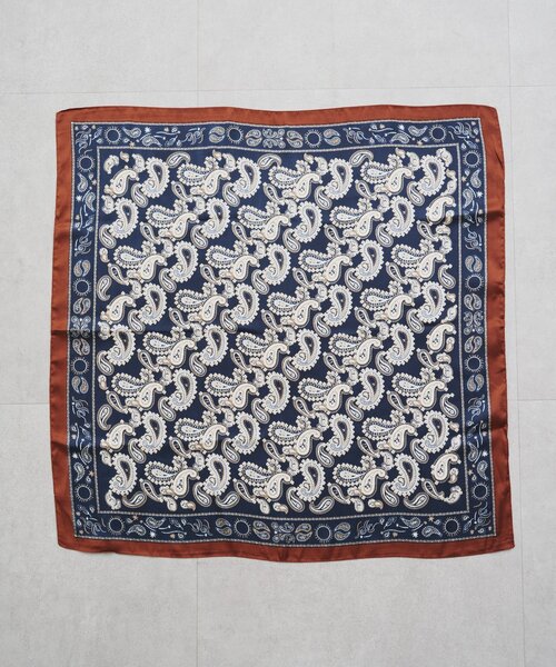 LOUNGEDRESS(ラウンジドレス)の「【GALENA/ガレナ】ペイズリープリントスカーフ(バンダナ/スカーフ・レディース・ネイビー/レッド・FREE)」の4枚目の写真