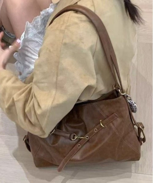 Achic（アシック）の「3WAY 大容量トートバッグ（トートバッグ・レディース・ダークブラウン/ブラウン/ブラック・M）」の16枚目の写真