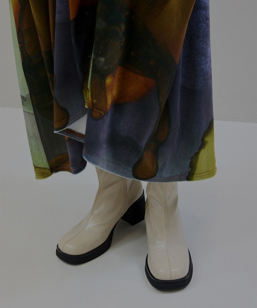 Ameri（アメリ）の「SYNTHETIC LEATHER PLATFORM BOOTS（ブーツ・レディース・ブラック/アイボリー/ブロンズ・SMALL/LARGE/MEDIUM）」の4枚目の写真