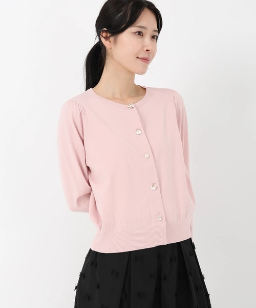 UNIVERVAL MUSE(ユニバーバル ミューズ)の「コンフォートイネス_アソートチャームニットカーディガン(カーディガン/ボレロ・レディース・ライトピンク/オフホワイト/ブラック・2)」の1枚目の写真