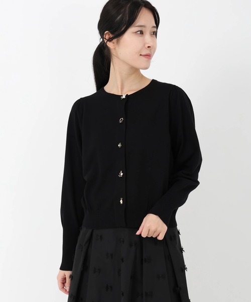 UNIVERVAL MUSE(ユニバーバル ミューズ)の「コンフォートイネス_アソートチャームニットカーディガン(カーディガン/ボレロ・レディース・ライトピンク/オフホワイト/ブラック・2)」の3枚目の写真