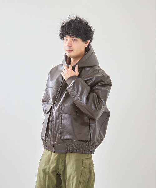 VIBGYOR(ヴィブジョー)の「フェイクレザー A2パーカー(CN)(ミリタリージャケット・メンズ・ブラウン/サンドベージュ/ブラック・MEDIUM/LARGE/X-LARGE)」の10枚目の写真