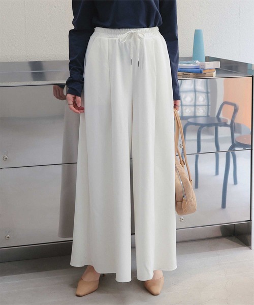 titivate(ティティベイト)の「スーパーワイドタックスウェットパンツ(その他パンツ・レディース・オフホワイト/クリーム/ブラック・L/M/S/SP)」の4枚目の写真