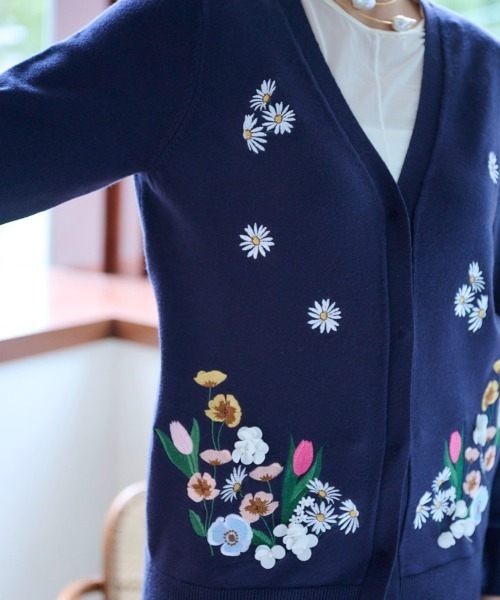 Chesty（チェスティー）の「エンブロイダリーカーディガン（カーディガン/ボレロ・レディース・ネイビー/グレー・FREE）」の18枚目の写真