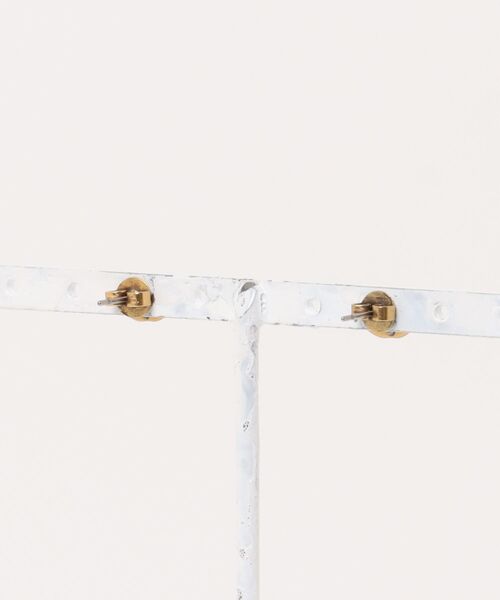MARC JACOBS（マークジェイコブス）の「LIPS STUD EARRINGS/ザ リップス スタッド ピアス（ピアス（両耳用）・レディース・ゴールド系その他5・ONE SIZE）」の5枚目の写真