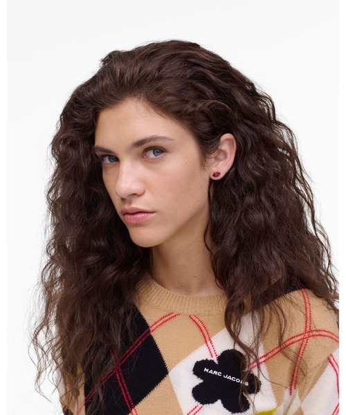 MARC JACOBS（マークジェイコブス）の「LIPS STUD EARRINGS/ザ リップス スタッド ピアス（ピアス（両耳用）・レディース・ゴールド系その他5・ONE SIZE）」の2枚目の写真