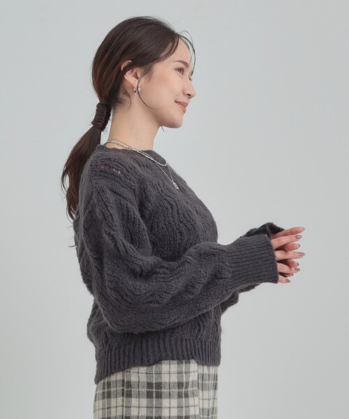 DRESKIP（ドレスキップ）の「【S-LL】ふんわり大人の 透かし編みニット（ニット/セーター・レディース・チャコールグレー/ブルー/アイボリー/ライトオレンジ系・01/02/03/04）」の6枚目の写真