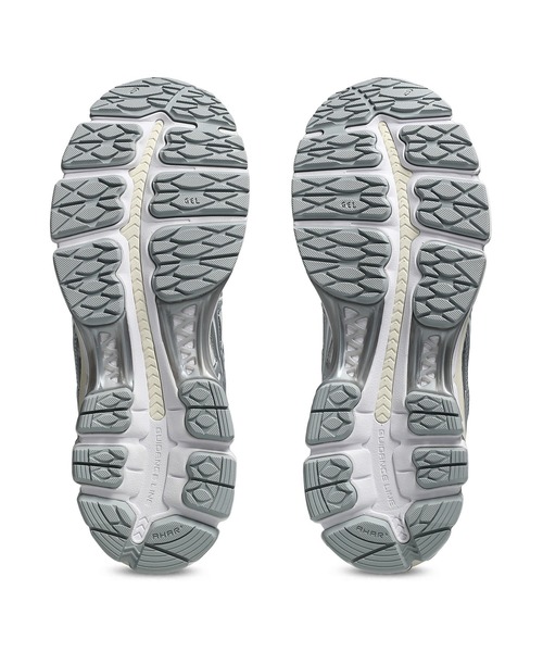 ASICS(アシックス)の「GEL-KAYANO 12.1 / ゲルカヤノ 12.1(スニーカー・メンズ・ホワイト×シルバー・26/27.5/28.5/25.5/27/29.5/29/23/26.5/25/28/23.5/24/24.5)」の6枚目の写真