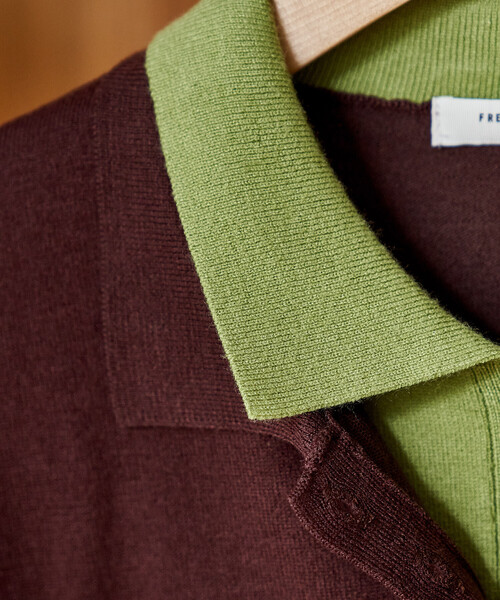 FREAK'S STORE(フリークスストア)の「配色 レイヤードポロニット/襟付きニット/ポロ襟/ハイゲージニット(ニット/セーター・レディース・ネイビー/レッド/ブラウン/ライトグレー・フリ-)」の8枚目の写真