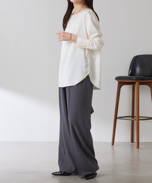 COLLAGE GALLARDAGALANTE（コラージュガリャルダガランテ）の「サテンサイドドロストTブラウス（シャツ/ブラウス・レディース・ダークブラウン/オフホワイト・FREE）」の8枚目の写真