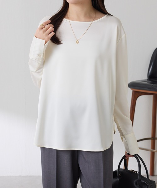 COLLAGE GALLARDAGALANTE（コラージュガリャルダガランテ）の「サテンサイドドロストTブラウス（シャツ/ブラウス・レディース・ダークブラウン/オフホワイト・FREE）」の4枚目の写真