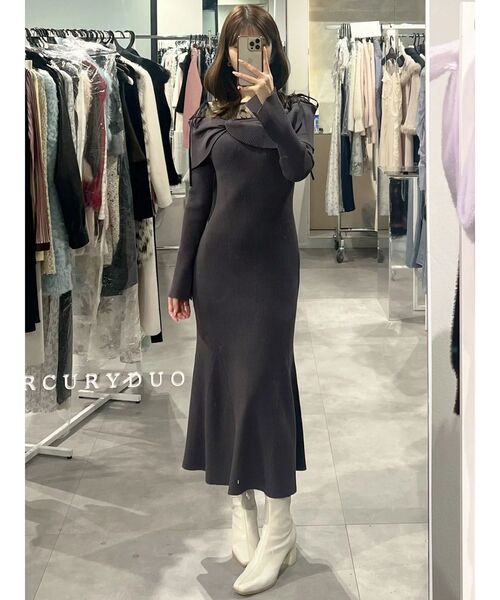 MERCURYDUO（マーキュリーデュオ）の「レース切替オフショルニットワンピース（ワンピース・レディース・アイボリー/チャコールグレー/ピンク/ブラック・MEDIUM/SMALL）」の22枚目の写真