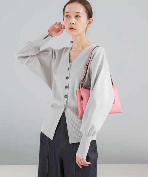 URBAN RESEARCH ROSSO WOMEN(アーバンリサーチ ロッソ)の「Vネックリブフロント釦デザインニット(カーディガン/ボレロ・レディース・ベージュ系その他/ピンク・FREE)」の1枚目の写真