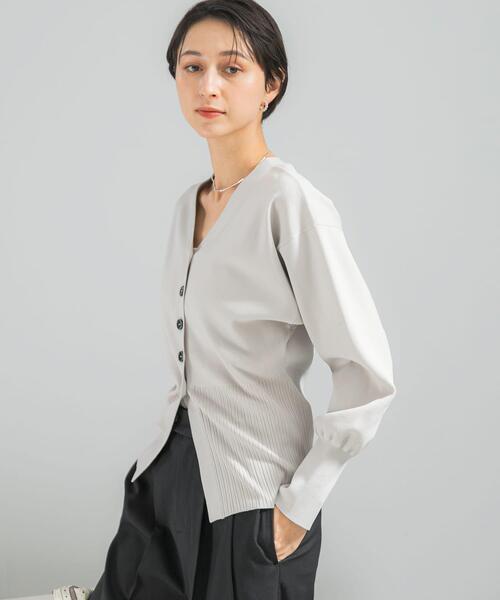 URBAN RESEARCH ROSSO WOMEN(アーバンリサーチ ロッソ)の「Vネックリブフロント釦デザインニット(カーディガン/ボレロ・レディース・ベージュ系その他/ピンク・FREE)」の6枚目の写真