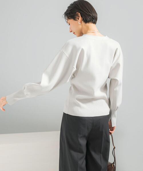 URBAN RESEARCH ROSSO WOMEN(アーバンリサーチ ロッソ)の「Vネックリブフロント釦デザインニット(カーディガン/ボレロ・レディース・ベージュ系その他/ピンク・FREE)」の8枚目の写真