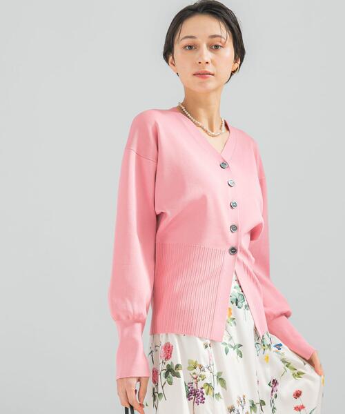 URBAN RESEARCH ROSSO WOMEN(アーバンリサーチ ロッソ)の「Vネックリブフロント釦デザインニット(カーディガン/ボレロ・レディース・ベージュ系その他/ピンク・FREE)」の16枚目の写真