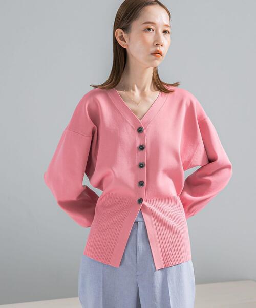 URBAN RESEARCH ROSSO WOMEN(アーバンリサーチ ロッソ)の「Vネックリブフロント釦デザインニット(カーディガン/ボレロ・レディース・ベージュ系その他/ピンク・FREE)」の21枚目の写真