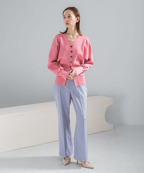 URBAN RESEARCH ROSSO WOMEN(アーバンリサーチ ロッソ)の「Vネックリブフロント釦デザインニット(カーディガン/ボレロ・レディース・ベージュ系その他/ピンク・FREE)」の22枚目の写真