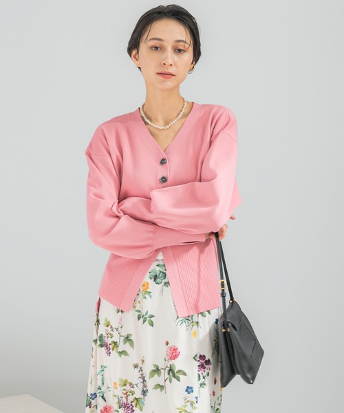 URBAN RESEARCH ROSSO WOMEN（アーバンリサーチ　ロッソ）の「Vネックリブフロント釦デザインニット（カーディガン/ボレロ・レディース・ベージュ系その他/ピンク・FREE）」の4枚目の写真