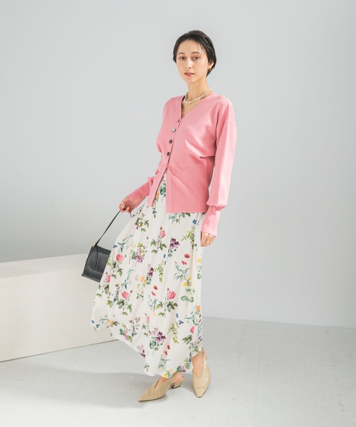 URBAN RESEARCH ROSSO WOMEN（アーバンリサーチ　ロッソ）の「Vネックリブフロント釦デザインニット（カーディガン/ボレロ・レディース・ベージュ系その他/ピンク・FREE）」の6枚目の写真