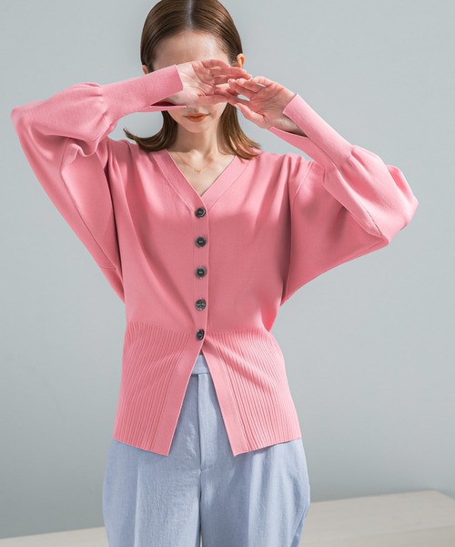 URBAN RESEARCH ROSSO WOMEN（アーバンリサーチ　ロッソ）の「Vネックリブフロント釦デザインニット（カーディガン/ボレロ・レディース・ベージュ系その他/ピンク・FREE）」の7枚目の写真