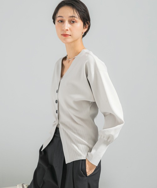 URBAN RESEARCH ROSSO WOMEN（アーバンリサーチ　ロッソ）の「Vネックリブフロント釦デザインニット（カーディガン/ボレロ・レディース・ベージュ系その他/ピンク・FREE）」の13枚目の写真
