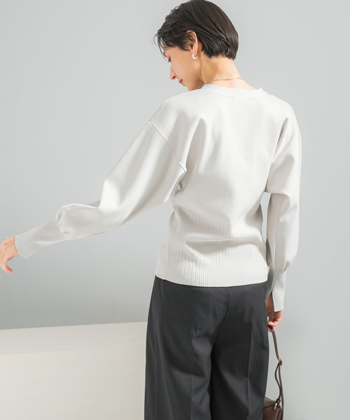 URBAN RESEARCH ROSSO WOMEN（アーバンリサーチ　ロッソ）の「Vネックリブフロント釦デザインニット（カーディガン/ボレロ・レディース・ベージュ系その他/ピンク・FREE）」の15枚目の写真