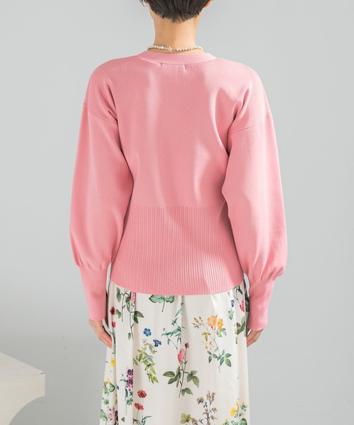 URBAN RESEARCH ROSSO WOMEN（アーバンリサーチ　ロッソ）の「Vネックリブフロント釦デザインニット（カーディガン/ボレロ・レディース・ベージュ系その他/ピンク・FREE）」の18枚目の写真