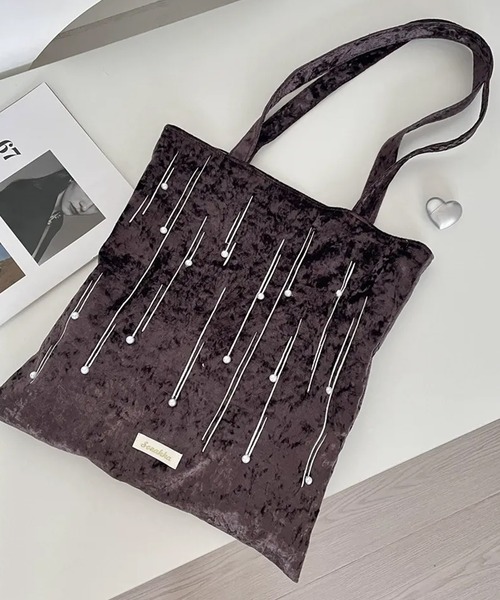 c.u.l(シーユーエル)の「A4収納可 ベロア調 パール付き トートバッグ cula1373(トートバッグ・レディース・ライトグリーン/グリーン/ブラック/ブラウン/グレー/レッド・FREE)」の3枚目の写真