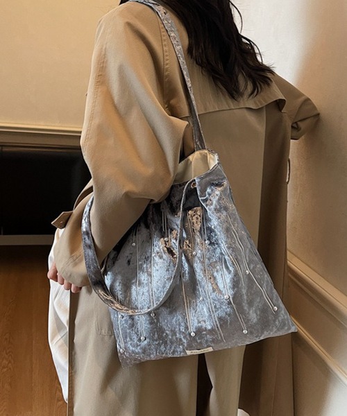 c.u.l(シーユーエル)の「A4収納可 ベロア調 パール付き トートバッグ cula1373(トートバッグ・レディース・ライトグリーン/グリーン/ブラック/ブラウン/グレー/レッド・FREE)」の10枚目の写真