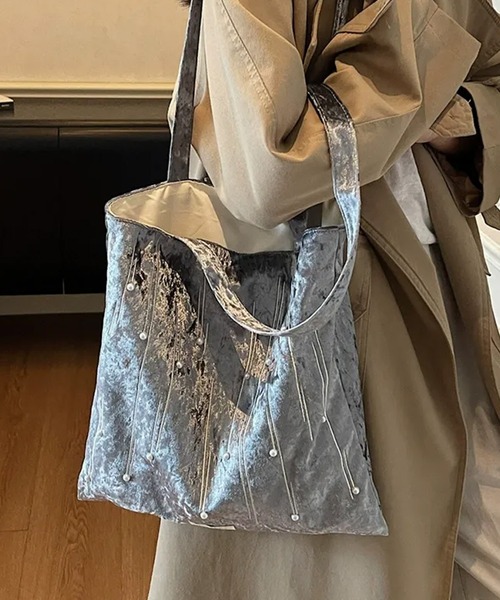 c.u.l(シーユーエル)の「A4収納可 ベロア調 パール付き トートバッグ cula1373(トートバッグ・レディース・ライトグリーン/グリーン/ブラック/ブラウン/グレー/レッド・FREE)」の11枚目の写真