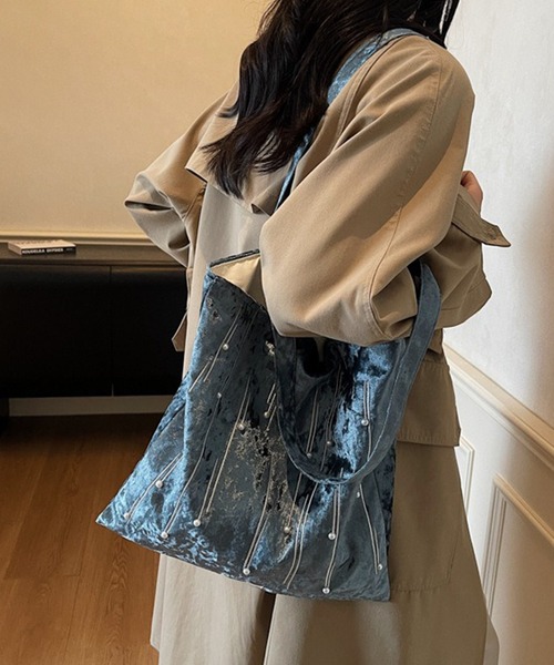 c.u.l(シーユーエル)の「A4収納可 ベロア調 パール付き トートバッグ cula1373(トートバッグ・レディース・ライトグリーン/グリーン/ブラック/ブラウン/グレー/レッド・FREE)」の13枚目の写真