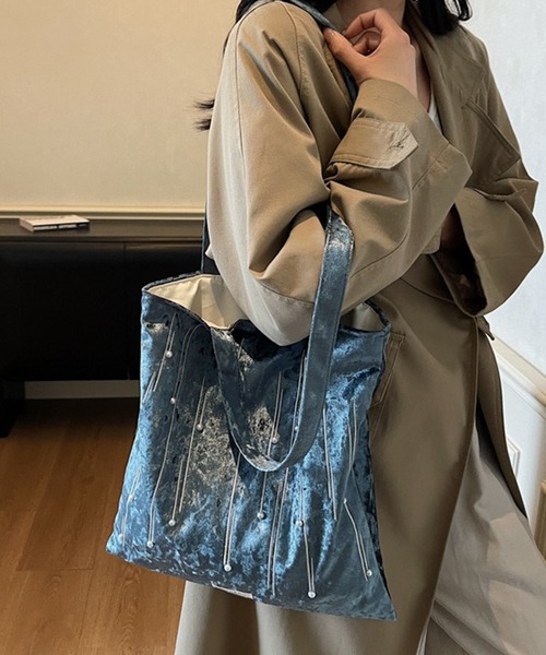 c.u.l(シーユーエル)の「A4収納可 ベロア調 パール付き トートバッグ cula1373(トートバッグ・レディース・ライトグリーン/グリーン/ブラック/ブラウン/グレー/レッド・FREE)」の14枚目の写真