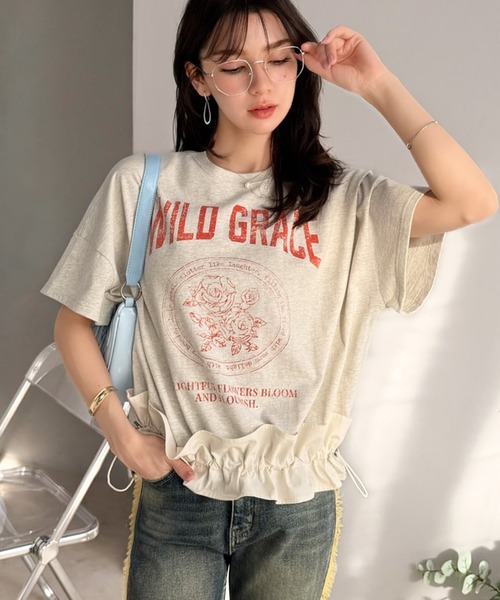 mily bilet(ミウィビレット)の「【mily bilet】甘辛バランスが叶う!綿100% 体型カバー裾ドロストフリルプリントTシャツ(Tシャツ/カットソー・レディース・チャコール/オフホワイト/ネイビー/オートミール・LARGE/MEDIUM/X-LARGE/SMALL)」の7枚目の写真