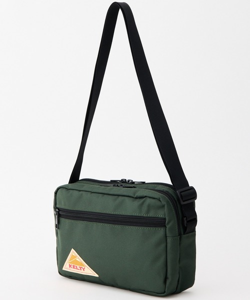 KELTY(ケルティ)の「GO OUT掲載モデル【KELTY】ES RECTANGLE ZIP SHOULDER S ミニショルダーバッグ 軽量(ショルダーバッグ・レディース・マスタード/ネイビー/ベージュ/ブラック系/セージグリーン/レオパード/タン/アニマル/スカイブルー/オリーブ/ブラウン系/ブラック/ホワイト系・ONE SIZE)」の7枚目の写真