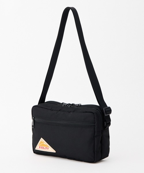 KELTY(ケルティ)の「GO OUT掲載モデル【KELTY】ES RECTANGLE ZIP SHOULDER S ミニショルダーバッグ 軽量(ショルダーバッグ・レディース・マスタード/ネイビー/ベージュ/ブラック系/セージグリーン/レオパード/タン/アニマル/スカイブルー/オリーブ/ブラウン系/ブラック/ホワイト系・ONE SIZE)」の3枚目の写真
